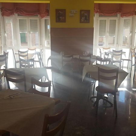 Hostal Restaurante San Juan โมลินา เด อารากอน ภายนอก รูปภาพ